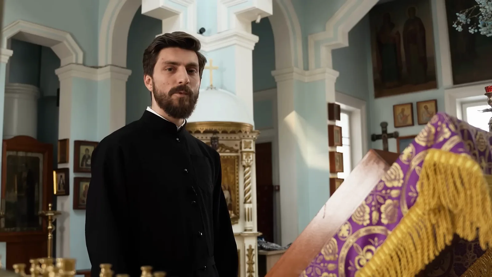 How to Visit a Church: The Rules